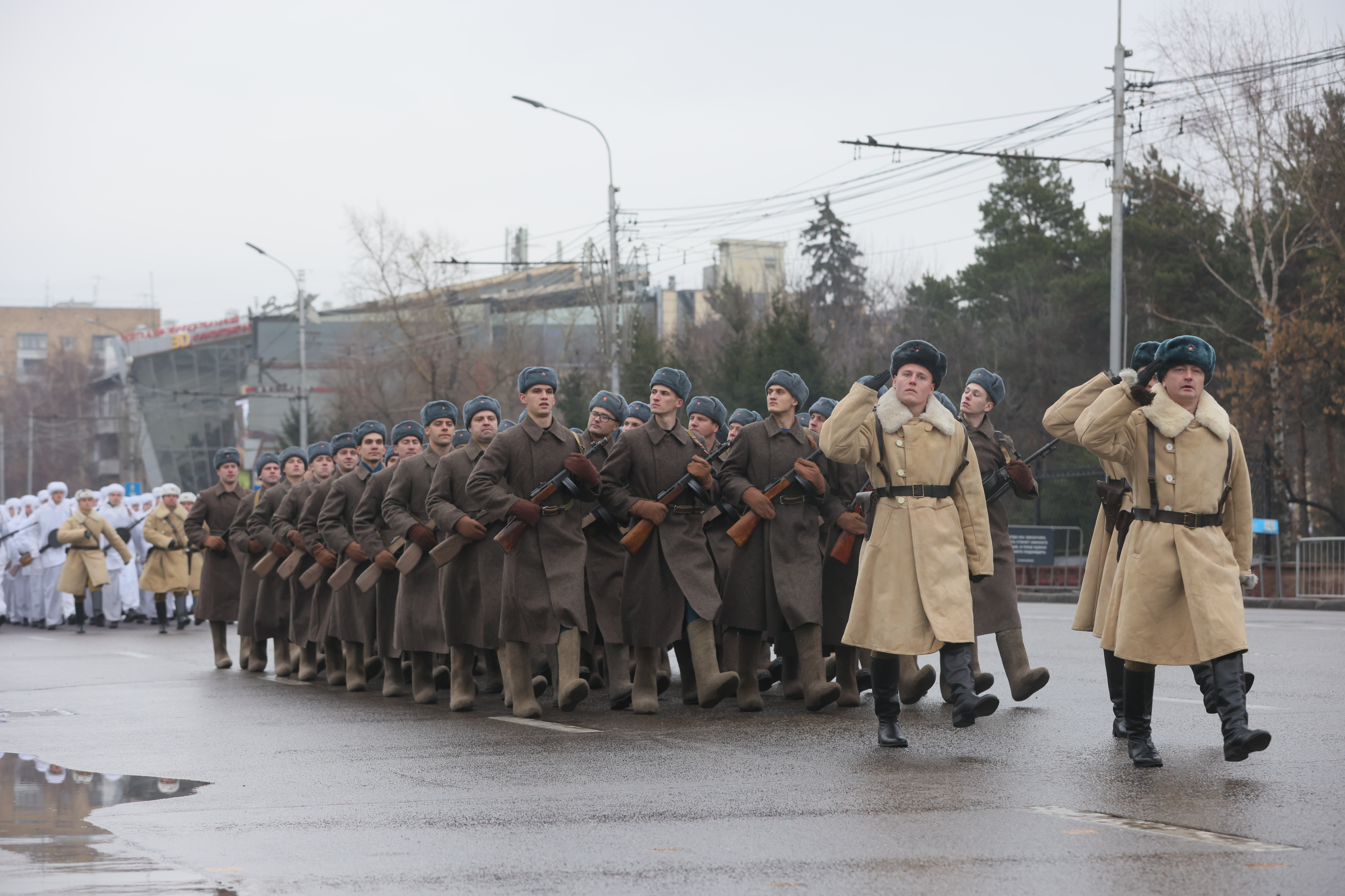 4 ноября 2002. Реконструкции народного празднования. Парады 7 ноября в Красноярске. Реконструкция военных событий в Красноярске. Национальные праздники Красноярска.