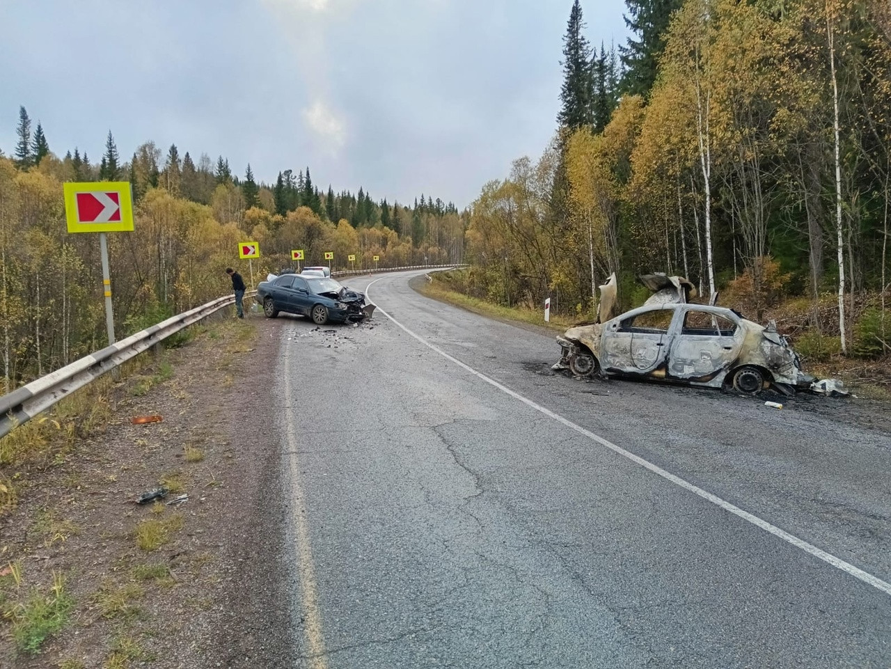 В Красноярском крае на трассе машина Renault врезалась в Toyota и  загорелась, 1 человек погиб | 30.09.2023 | Красноярск - БезФормата