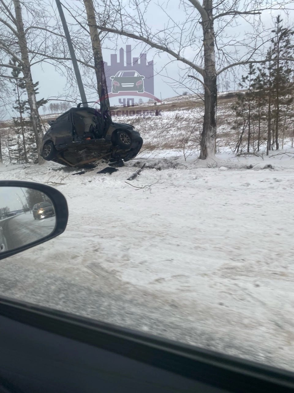 На дороге к аэропорту Красноярск насмерть разбился водитель Mazda.  Красноярский рабочий