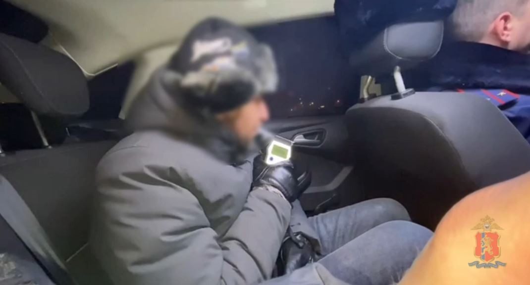 В Ачинске водитель-наркоман за месяц 12 раз отказался от ...