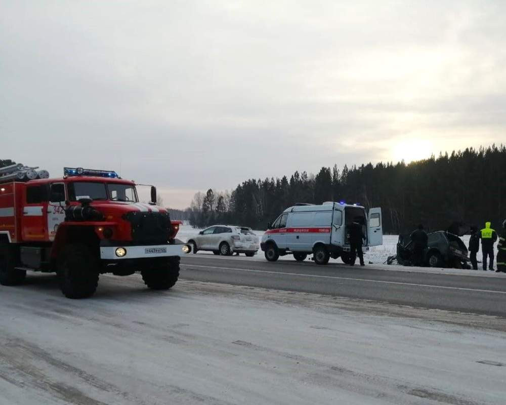 На Енисейском тракте столкнулись два автомобиля, пострадали два человека.  Красноярский рабочий