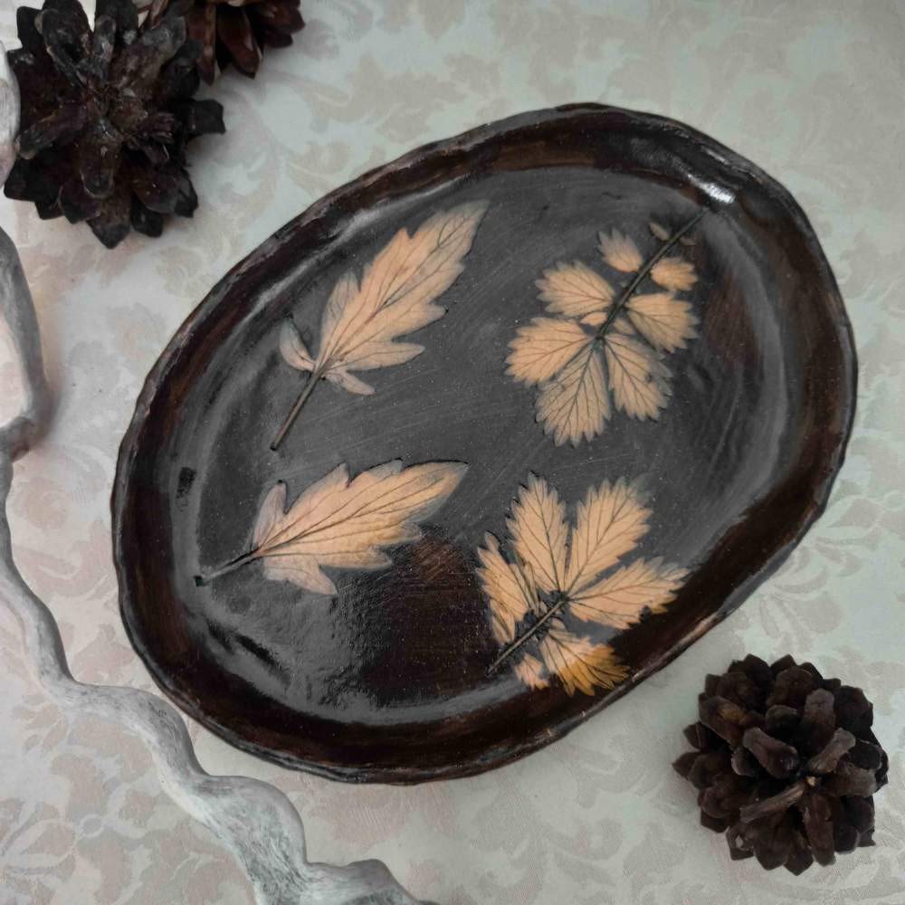 В заповедной шушенской лавке появились сувениры с прикосновением ...