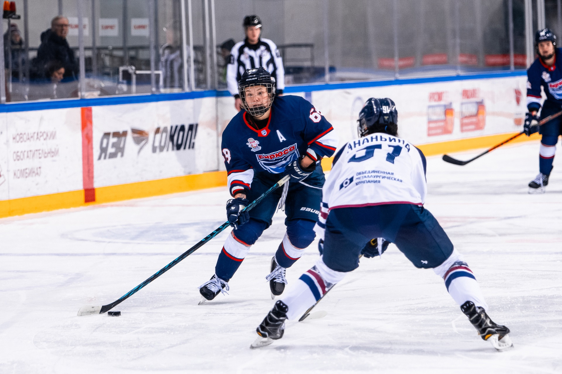 Главный бомбардир «Бирюсы» Оксана Митрофанова отправила в ворота «Торпедо» две шайбы.