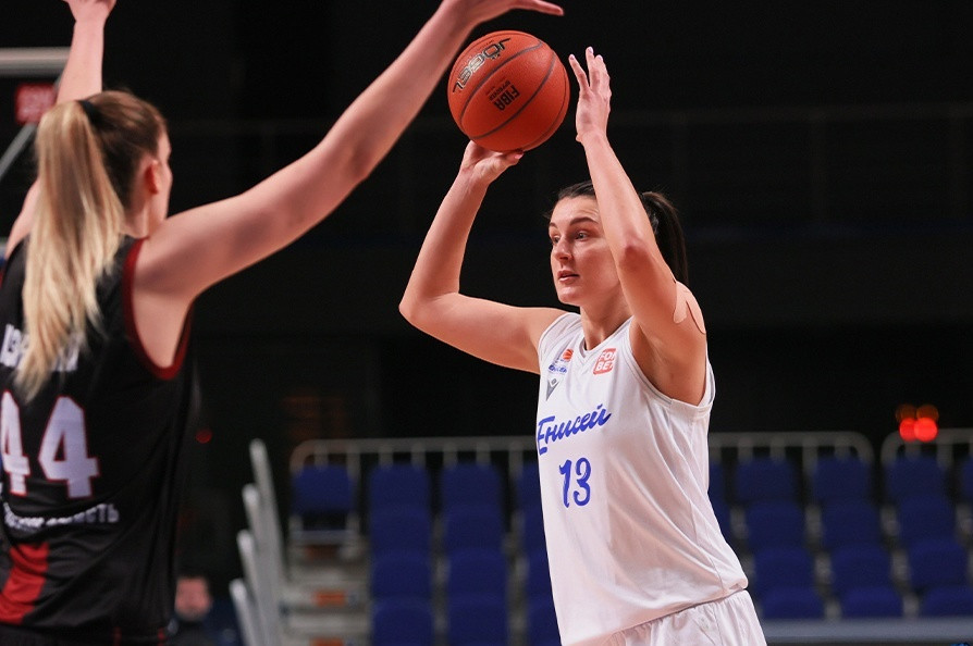 Капитан «Енисея» Екатерина Поляшова во встрече со «Спартой энд К» набрала 16 очков.