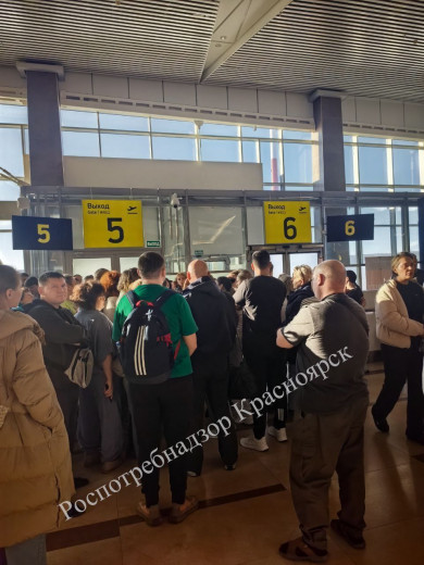 Рейс авиакомпаниии Azur Air из Красноярска во Вьетнам задержан более чем на сутки