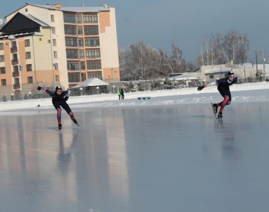 У красноярских конькобежцев 23 медали межрегиональных соревнований