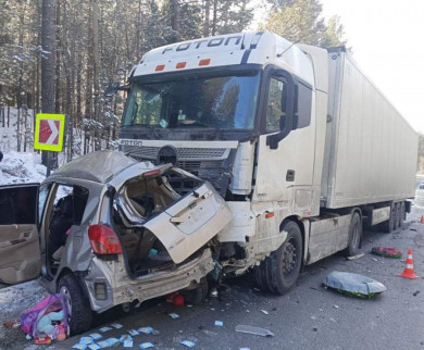 В Иркутской области произошло ДТП, в результате которого погибли двое детей и женщина