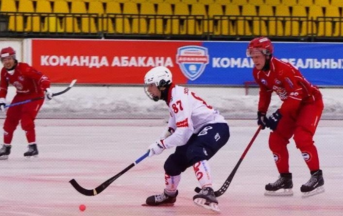 Хоккеисты "Енисея" разгромили "Саяны" со счётом 8:3