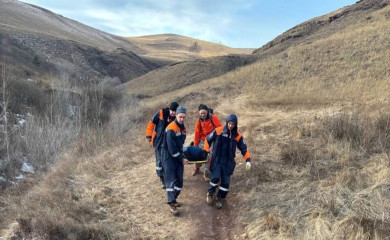 На юге Красноярского края женщина получила травму при посещении замёрзшего водопада