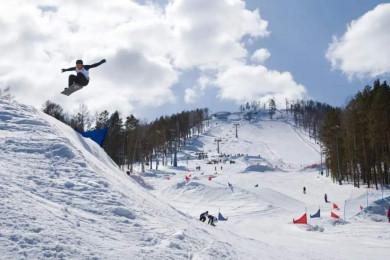 Призёры Паралимпиады 2026 года и их личные тренеры получили подарок от «Бобрового лога»