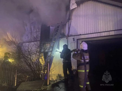 Два жилых дома серьёзно пострадали от огня в Республике Хакасия за прошедшие сутки