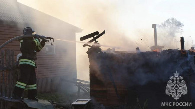 За минувшие сутки в Хакасии ликвидировали 13 пожаров, в том числе 7 палов травы