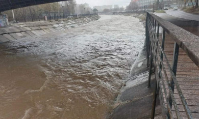 В Красноярске наблюдается резкий подъём уровня воды в малых реках