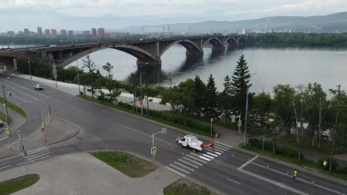 В городе Красноярске дорожную разметку наносит роботизированный комплекс
