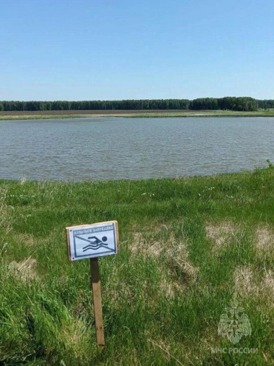На озере в Волчихинском районе Алтайского края утонул мужчина