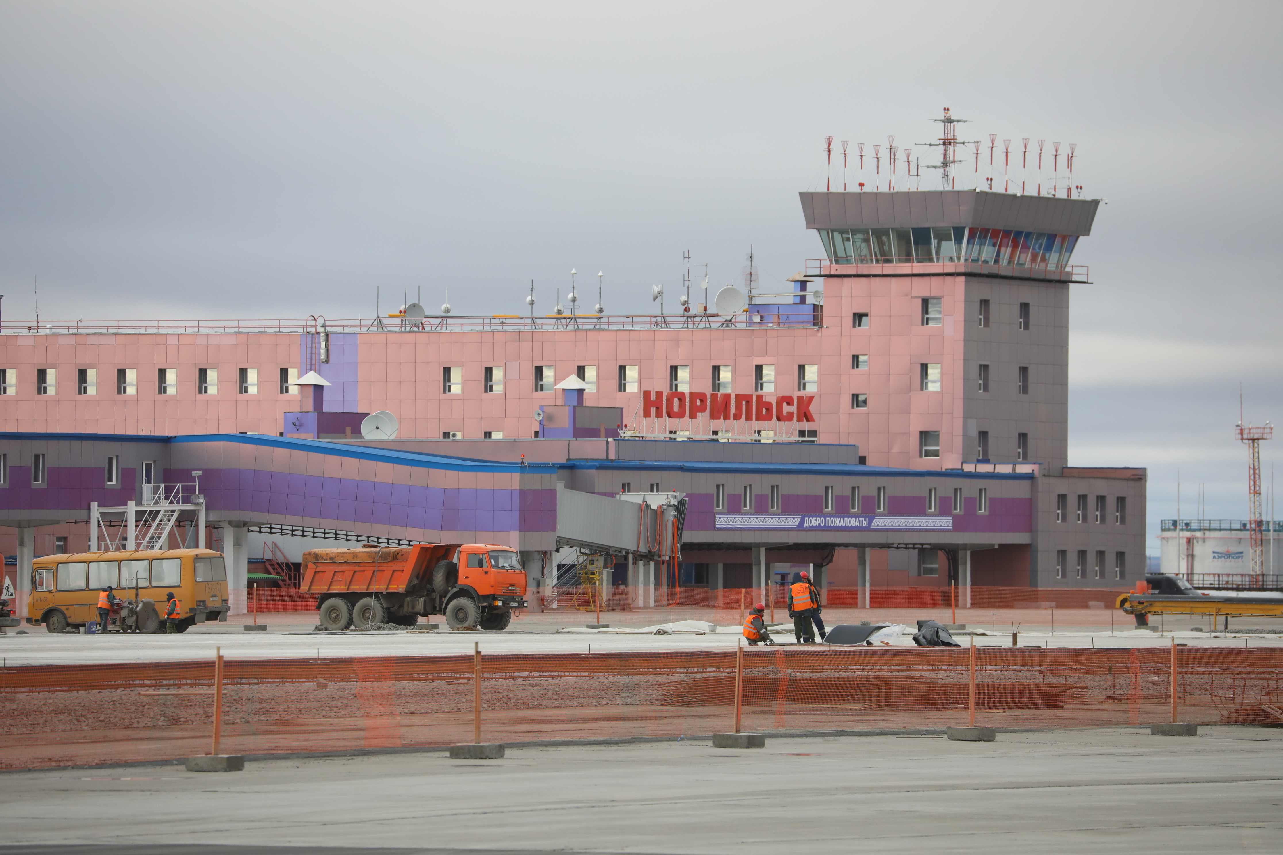 Аэропорт норильск. Норильский аэропорт. Норильск Алыкель. Талнах Красноярский край аэропорт.