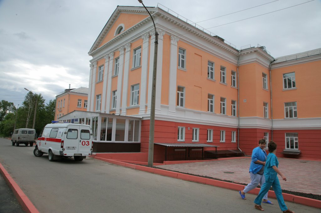 Хх красноярск. 20 Больница Красноярск. 20 Больница имени Берзона Красноярск. Административный корпус 20 больницы Красноярск. 20 Больница Красноярск официальный сайт.