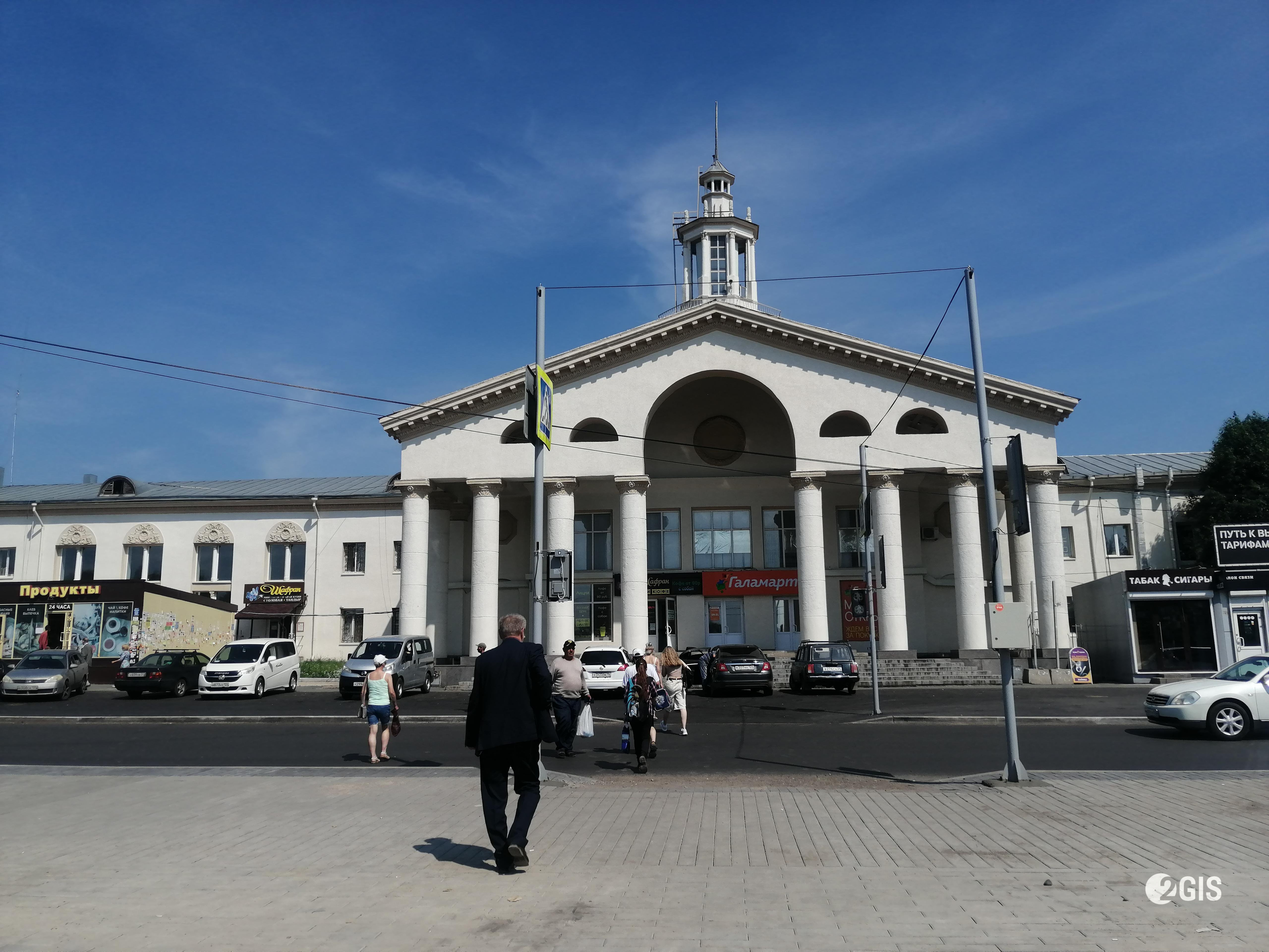 Ул аэровокзальная 17. Старое здание аэропорта Красноярск. Здание аэровокзала Красноярск. Аэровокзальная 8. Здание аэровокзала в Красноярске старое.