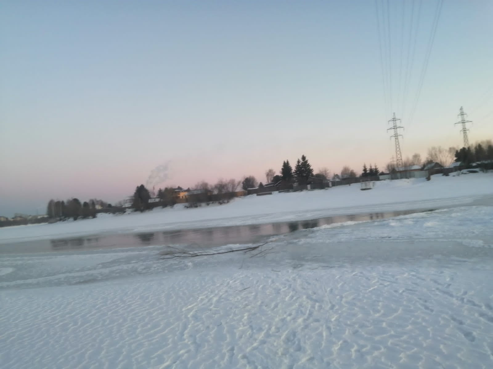 8 летний мальчик утонул. Река Кан в Канске. Лед на реке. Весенний лед.